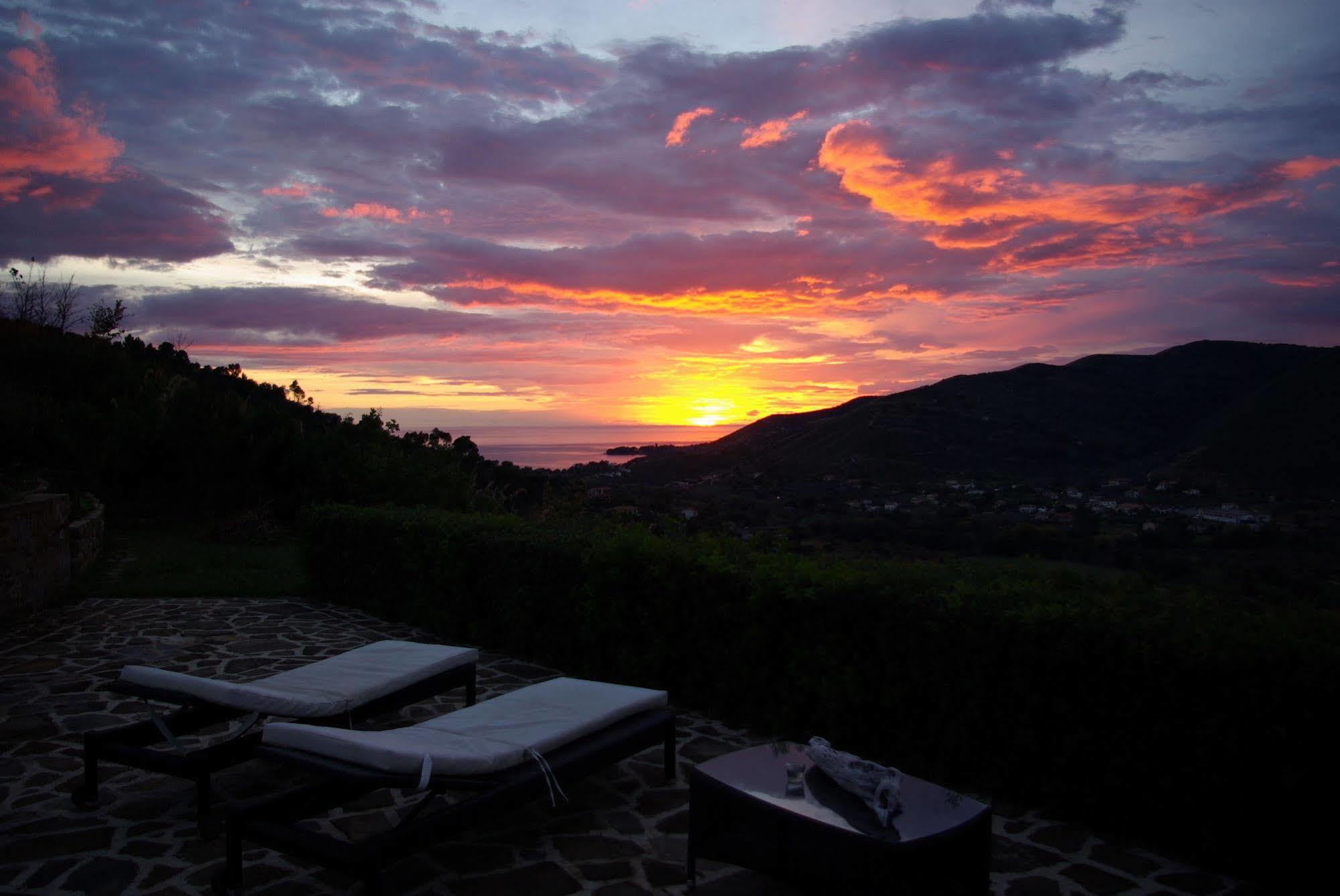 Vila Sulle Onde Della Collina Montecorice Exteriér fotografie